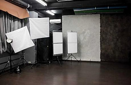 Фотостудия с белой циклорамой