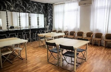 Фотостудия с белой циклорамой