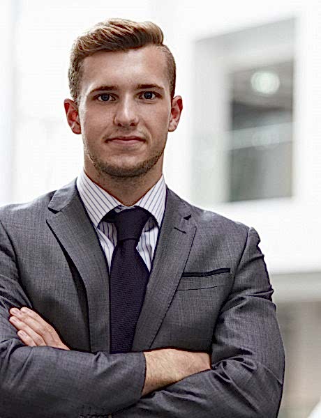 Деловая фотосессия для руководителя в офисе