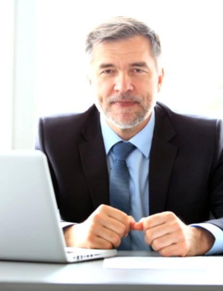 Офисная бизнес фотосессия для мужчины руководителя