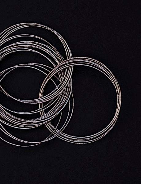 Предметная фотосъемка бижутерии и ювелирный изделий