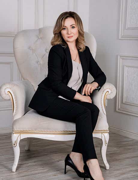 деловая фотосессия для девушки в студии