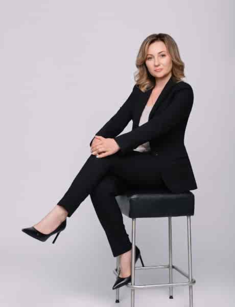 фотосессия: девушка в костюме