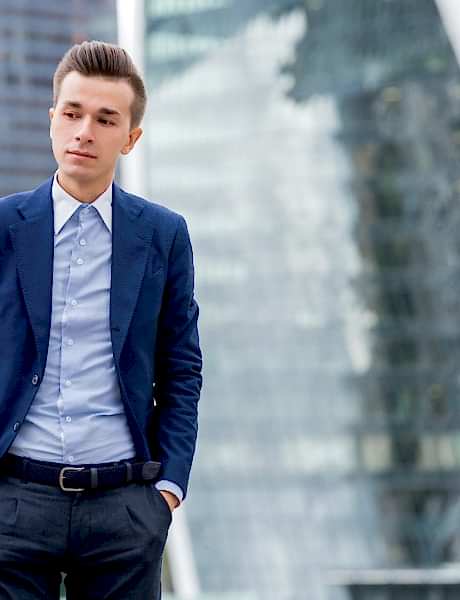 Деловая фотосессия на фоне Алматы-сити